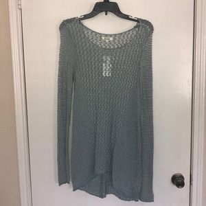 Loose knit blue-green blouse